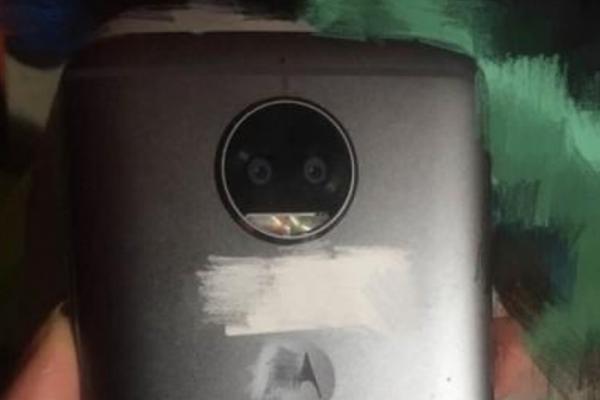 Noi fotografii cu Motorola Moto X (2017) apar pe web, camera duală e prezentă