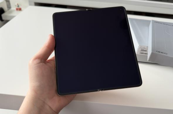 OPPO Find N6 - Cută ecran: Cuta-ecran_ (3).jpg