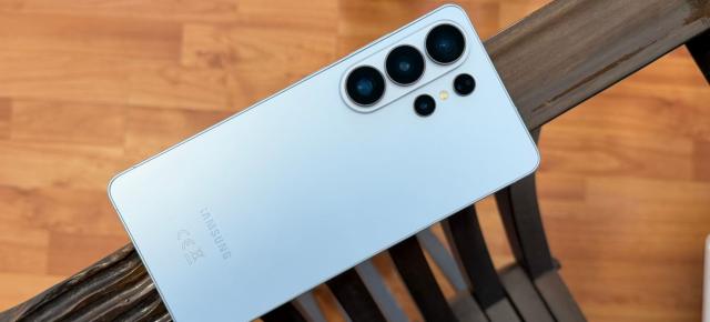 Samsung urcă pe primul loc cu Galaxy S26 Ultra în evaluarea Consumer Reports din SUA