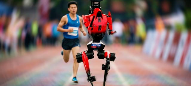 Robotul umanoid Honor „Lightning” aleargă mai rapid decât oamenii; Record impresionant la semimaratonul din Beijing