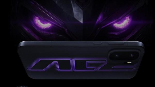 <b>OnePlus Ace6 Ultra își dezvăluie design-ul, cu un logo ce luminează în întuneric</b>A trecut ceva timp de la ultimul zvon asociat lui OnePlus Ace6 Ultra dar iată că astăzi telefonul revine în centrul atenției, la pachet cu o serie de materiale teaser ce dezvăluie dotări cheie. Aflăm că telefonul vine chiar în această