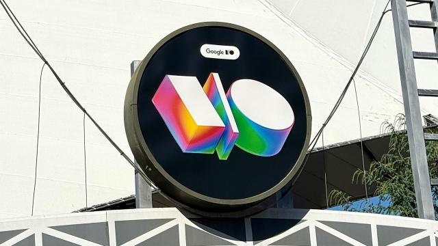 <b>Google I/O 2026: Inteligența artificială domină agenda evenimentului</b>Google a dezvăluit programul oficial pentru evenimentul anual Google I/O 2026, oferind o imagine mai clară asupra direcțiilor în care compania își concentrează eforturile. Evenimentul va începe pe 19 mai, la ora 20:00 (ora României), cu keynote-ul