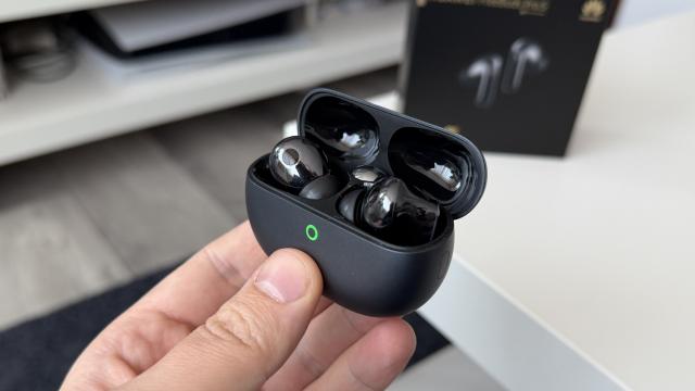 <b>HUAWEI FreeBuds Pro 5 de azi în România! Iată cum obții 200 lei extra-discount pentru cele mai performante căști wireless in-ear din oferta HUAWEI Store</b>Căștile HUAWEI FreeBuds Pro 5 au fost lansate în cadrul MWC 2026. Iată că de azi ele ajung în oferta HUAWEI Store, la pachet cu o ofertă de lansare foarte atractivă. Din câte știu colegul Alex folosește acest model de ceva timp, inclusiv pe parcursul