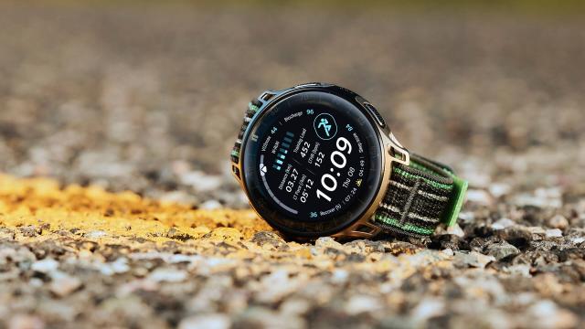 <b>Amazfit Cheetah 2 Pro a debutat! Smartwatch premium pentru alergători, cu funcții avansate de antrenament</b>Amazfit a lansat noul smartwatch Cheetah 2 Pro, un model conceput în special pentru pasionații de alergare pe distanțe lungi. Lansarea vine într-un moment strategic, în contextul maratoanelor importante precum cele de la Boston și Londra, punând accent