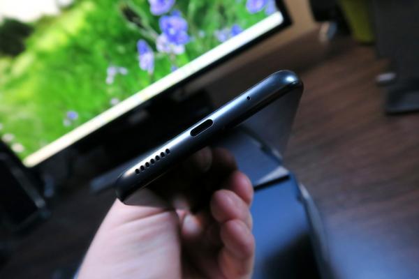 Motorola Moto G9 Power: Acustică mono, cu multe zeci de decibeli sub "capotă"
