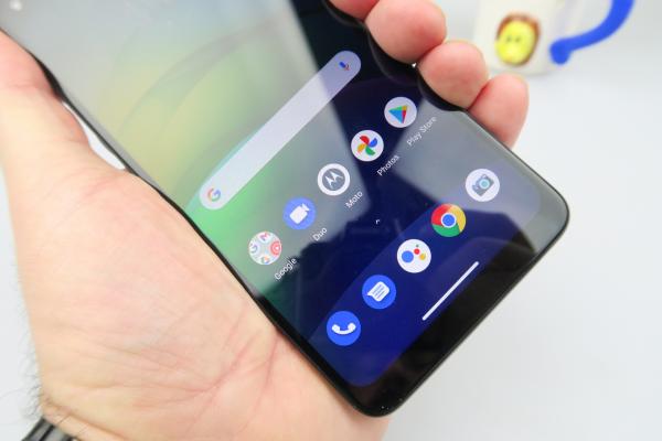 Motorola Moto G9 Power: Benchmark-uri între Xperia 10 II şi POCO M3