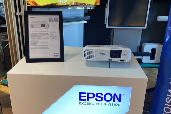 Epson a prezentat cele mai noi proiectoare pentru acasă şi business/Office: modele FHD, 4K, cu Android TV (laser sau lampă)