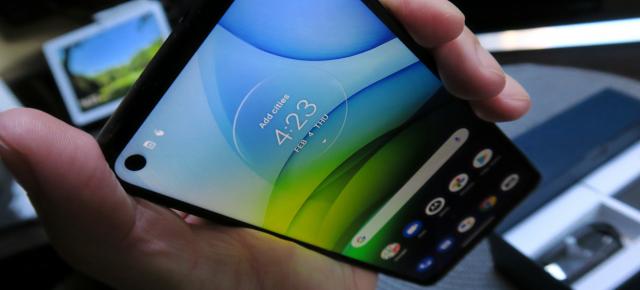 Motorola Moto G9 Power: Display mai mult pentru "şoareci de bibliotecă" decât pentru excursionişti