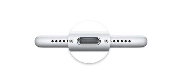 Apple a înregistrat un nou brevet prin care prezintă un port de încărcare MagSafe în stilul MacBook-urilor vechi pentru iPhone