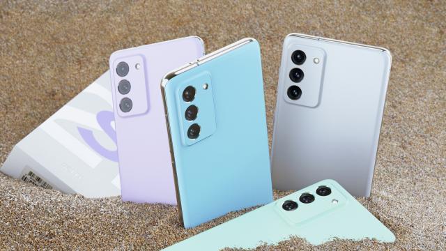 <b>Samsung Galaxy S21 FE se lasă admirat în primele randări concept; Iată cum arată viitorul flagship killer</b>Samsung Galaxy S20 FE a sosit pe final de an 2020, fiind foarte bine primit de public, mai ales în versiunea 5G. Acel flagship killer se încadrase la fix în segmentul nou creat de "wannabe flagship", unde concura