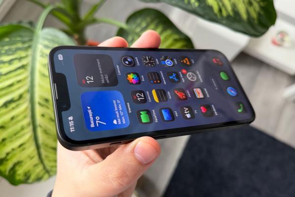 Apple iPhone 17e: OS, UI, aplicaţii cu iOS 26.3 şi funcţii speciale pentru UE