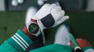 Joci golf? Garmin Approach S72 debutează cu ecran AMOLED, ramă din titan și analiză a mișcărilor de golf