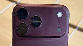iPhone 18 Pro începe să piardă culori? Primele plângeri vizează culoarea Burgundy