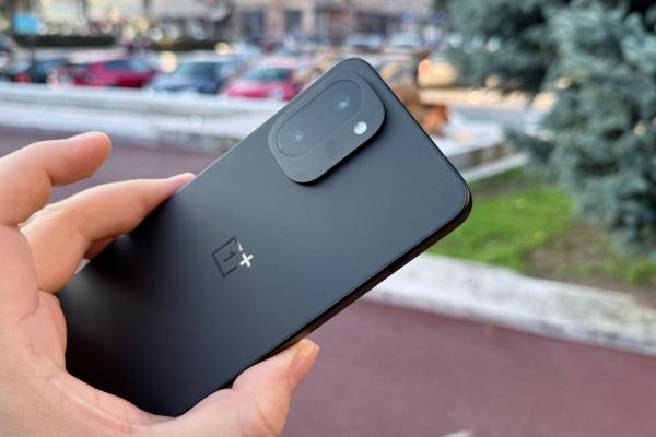 OnePlus 15R review detaliat în limba română (evaluare Mobilissimo)