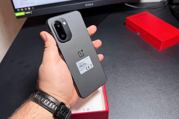 OnePlus 15R - Unboxing