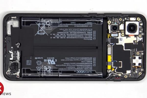 OnePlus 15R disecat în faţa camerei; Cât de uşor e de reparat?