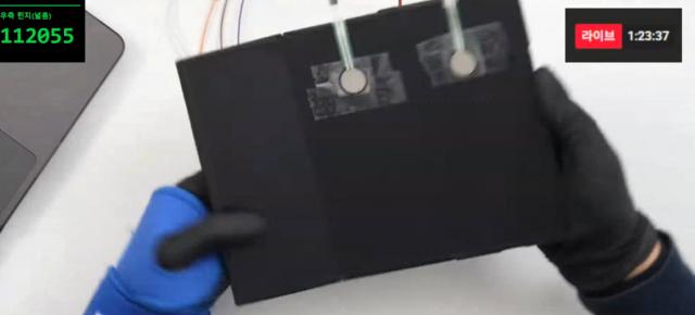 La câte plieri rezistă triplu pliabilul Samsung? Cineva l-a testat în faţa camerei