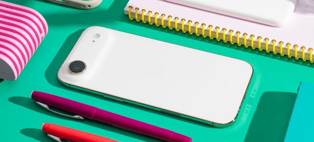 Turul Magazinelor #1555: Reducere la laptop cu ecran OLED, iPhone Air s-a ieftinit, boxă portabilă de party accesibilă