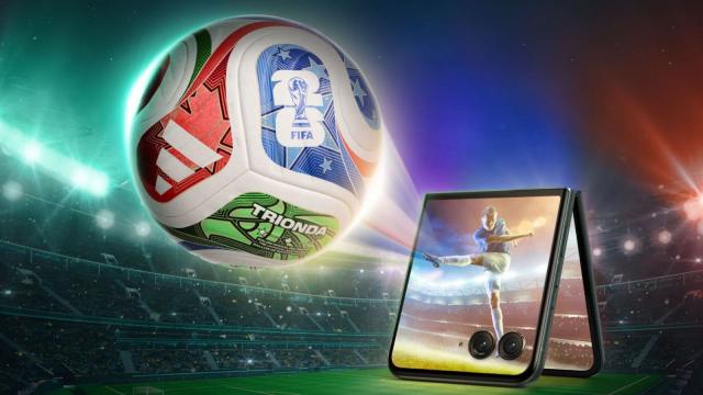 <b>Motorola RAZR primeşte o ediţie FIFA, cu ocazia Cupei Mondiale din 2026</b>În această vară, când colegul Alex a fost la evenimentul Lenovo de la Iaşi, am aflat că Lenovo va fi un partener tehnologie al Cupei Mondiale FIFA din 2026. Se pare că şi Motorola se alătură evenimentului, pregătind o ediţie specială de RAZR