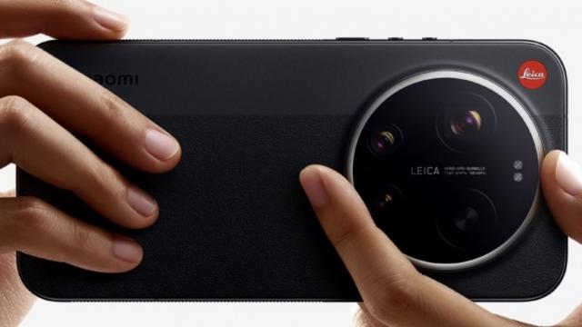 <b>Lansat în ziua de Crăciun, Xiaomi 17 Ultra aduce zoom optic continuu și senzor principal de 1 inch; Colaborarea cu Leica devine un argument tehnic esențial</b>Xiaomi a lansat oficial noul său flagship, 17 Ultra, un model care duce mai departe colaborarea cu Leica și intră direct în competiție cu Apple pe segmentul foto. Fără jumătăți de măsură, telefonul vine cu o cameră principală de 1 inch, zoom optic continu