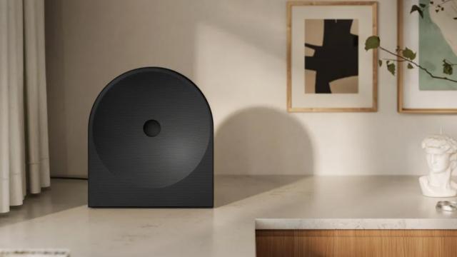 <b>CES 2026: Samsung dezvăluie boxe cochete şi cu control AI pentru bas - Music Studio 5 și Studio 7</b>Samsung continuă dezvăluirile de produse pe care le vom vedea în câteva zile la CES 2026. De această dată avem un teaser pentru boxe cochete şi inteligente, care se deghizează perfect în orice locuinţă. E vorba despre doua boxe mai precis