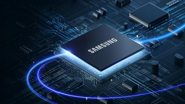 <b>Samsung câștigă testele HBM4: Google și Broadcom aleg cipurile sale pentru AI</b>Samsung pare să fie cu un pas înainte în cursa memoriilor HBM4, iar Google și Broadcom tocmai au confirmat asta. În cadrul testelor făcute pentru noul cip TPU (Tensor Processing Unit) dezvoltat de Google împreună cu Broadcom, Samsung a ieșit în față