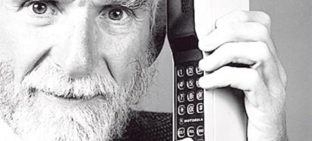 Ştiaţi că? Primele telefoane Motorola DynaTAC se încărcau în 10 ore şi ofereau doar 30 de minute de convorbiri