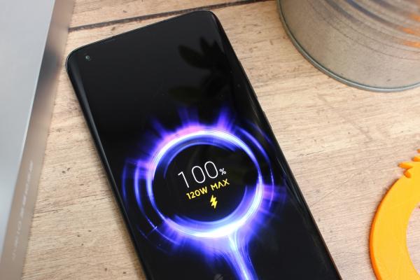 Iată telefoanele cu cea mai rapidă încărcare din 2020