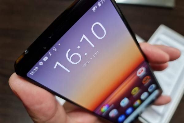 Sony a început distribuirea lui Android 11 pe telefonul Xperia 1 II