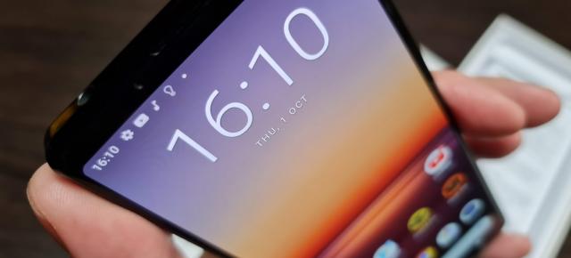 Sony a început distribuirea lui Android 11 pe telefonul Xperia 1 II