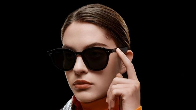 <b>HUAWEI X Gentle Monster Eyewear II (Review curând pe Mobilissimo)</b>La evenimentul de lansare de la finalul lunii octombrie, pe lângă smartphone-urile din seria Mate 40 și căștile FreeBuds Studio ( pe care le-am testat recent AICI), Huawei a dezvăluit următoarea generație de ochelari inteligenți și anume Eyewear II