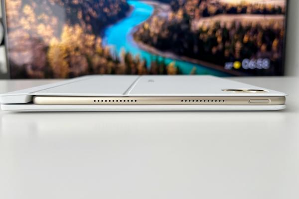 HUAWEI MatePad Pro 12.2 PaperMatte: Sunet care te cuprinde la interior, cu difuzoare capabile
