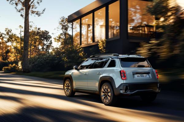 Renault 4 se reinventează sub forma unui crossover electric din segmentul B; Iată cum arată Renault 4 E-tech, rival de Mini Countryman E 