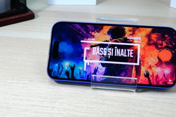 Apple iPhone 16: Acustica stereo livrează un bas satisfăcător