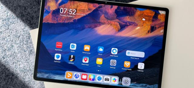 Huawei MatePad 12 X PaperMatte Unboxing şi impresii: tabletă, tastatură, GoPaint şi un pachet studenţesc şi creativ corect