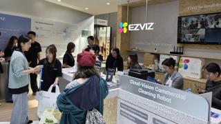 De la încuietoarea care îți citește palma la robotul cu abur: turul EZVIZ de la IFA 2026