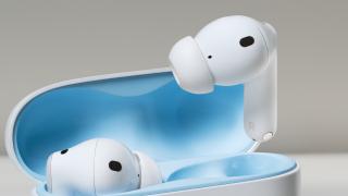 Noile căști wireless Motorola Moto Buds 2 Plus apar în imagini și au acustică Bose
