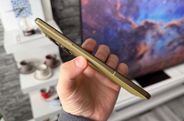 Motorola Signature - Fotografii hands-on(3): Design_ (5).jpg