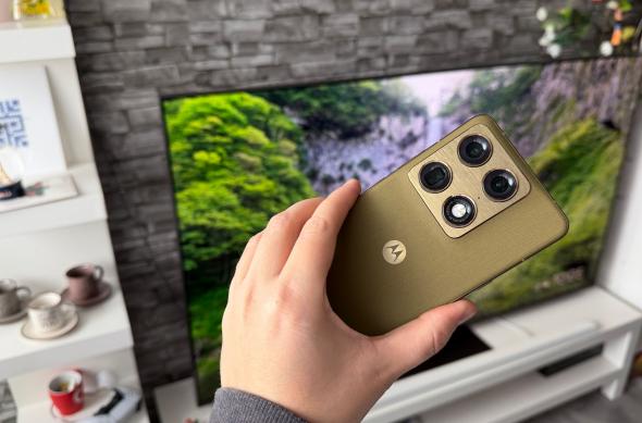 Motorola Signature - Fotografii hands-on(3): Design_ (33).jpg