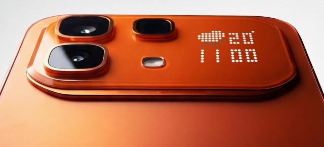 Moda ecranelor în spatele telefoanelor revine: Infinix Note 60 Pro are așa ceva, plus baterie mare