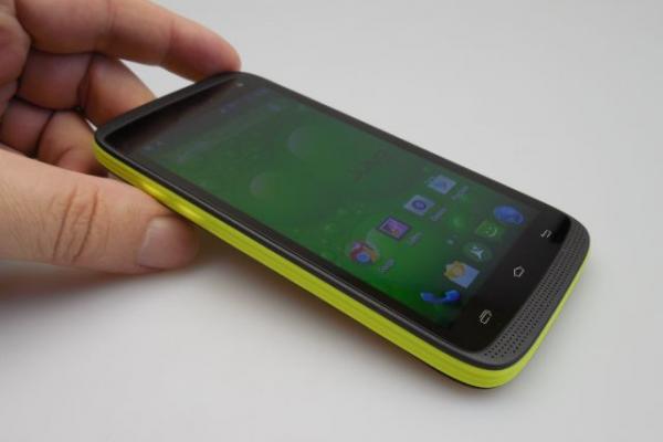Allview E2 Jump review & concurs: luminos, zgomotos, rezistent la apă şi tineresc (Video)