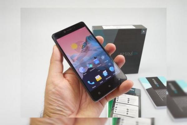Allview X2 Soul Lite Unboxing + Concurs: micul telefon glossy şi tineresc are multe de dovedit (Video)