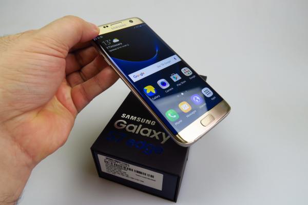 Samsung Galaxy S7 Edge - Unboxing