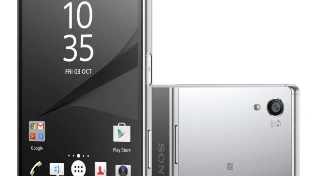 <b>Sony Xperia Z5 Premium, primul telefon cu display 4K de pe piață, disponibil acum la QuickMobile</b>Astăzi este momentul mult-așteptat de mulți dintre voi, și anume ziua &icirc;n care Sony Xperia Z5 Premium ajunge și pe plan local. Acesta din urmă este primul smartphone de pe piață ce vine la pachet cu un display de 5.5 inch cu rezoluție 4K...