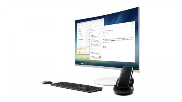 <b>Samsung DeX este dock-ul ce transformă smartphone-ul Galaxy S8 într-un computer; va fi disponibil la nivel global </b>Unul dintre accesoriile pe care Samsung Galaxy S8 l-a primit odată cu lansarea oficială este și dock-ul Samsung DeX - produs ce extinde capabilitățile telefonului. Este un soi de rival pentru dock-ul Continuum de la Microsoft și el ne permite