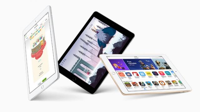 <b>Preț și disponibilitate Apple iPad 2017 în România!</b>Odată cu lansarea versiunii Product RED pentru iPhone 7 și iPhone 7 Plus, cei de la Apple au dezvăluit și o nouă tabletă de 9.7 inch pe care o numesc pur și simplu iPad. Acest produs a început a fi listat de curând și pe plan local și avem iată ocazia de 