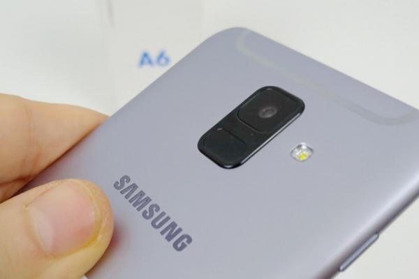 Samsung Galaxy A6 (2018) Unboxing: un soi de Galaxy A8 (2018) mai Lite, sau un Galaxy J emancipat (Video)