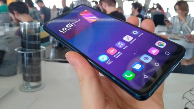 <b>Primele impresii despre LG G7 ThinQ: mai uşor şi mai îngust, extra AI într-o experienţă Cinema la Korda Studios</b>La câteva săptămâni distanță de la debutul lui LG G7 ThinQ ce a avut loc pe data de 2 mai, am participat la un eveniment de lansare european pe care compania sud-coreeană l-a organizat în Ungaria. Locația aleasă a fost Korda Studios acolo unde