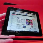 Review E-Boda Supreme X80 Dual Core: preț bun, design solid, buguri și lag (Video)