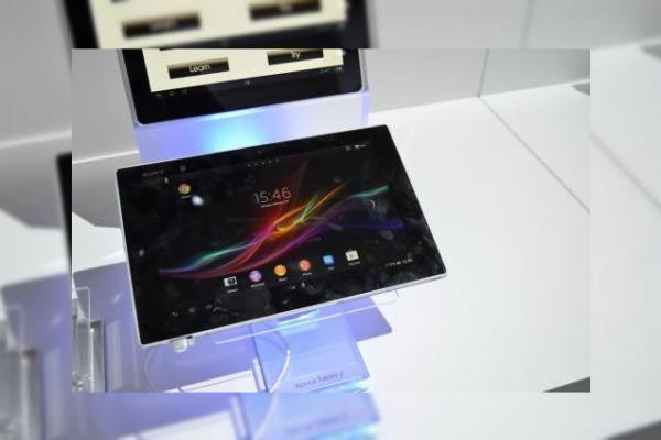 MWC 2013: Experienta hands on cu tableta Sony Xperia Tableta Z, cea mai subțire tableta din lume (Video)